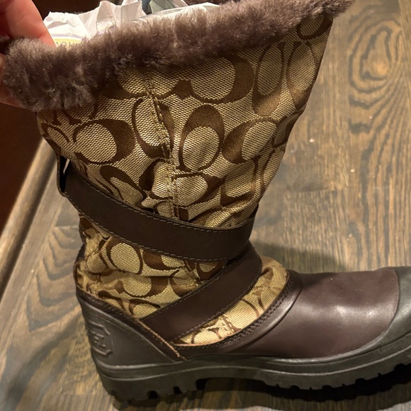 Coach cc logo holiway Winter snow ski Boots size 6 real fur rubber sole - Picture 5 of 11